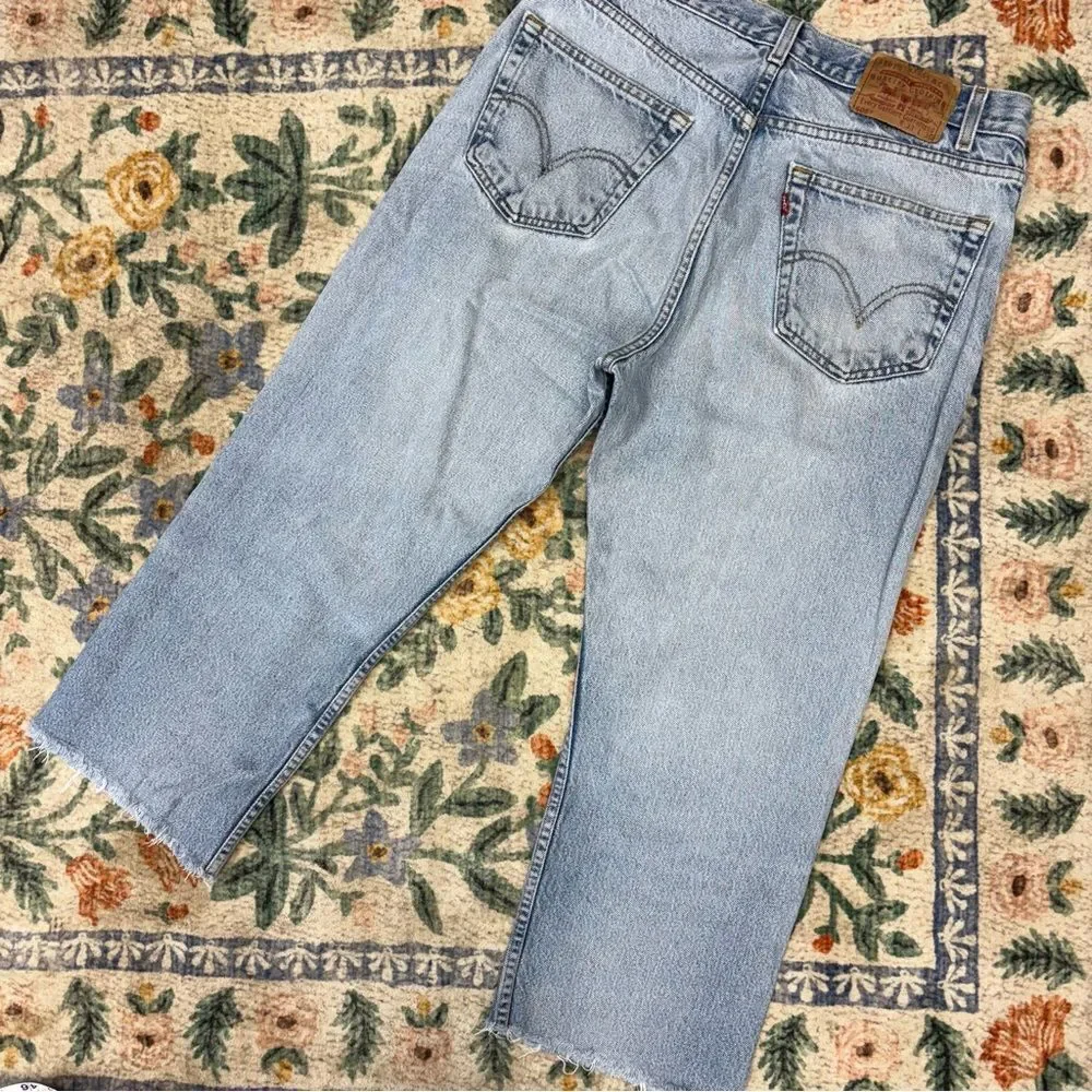 Vintage 505 Levis Jeans 33x23 Cropped Ankle Distressed